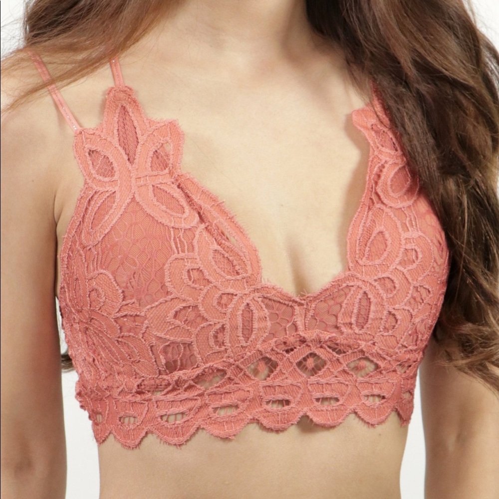 ✨NWT✨ Crochet Lace Bralette Top in Marsala